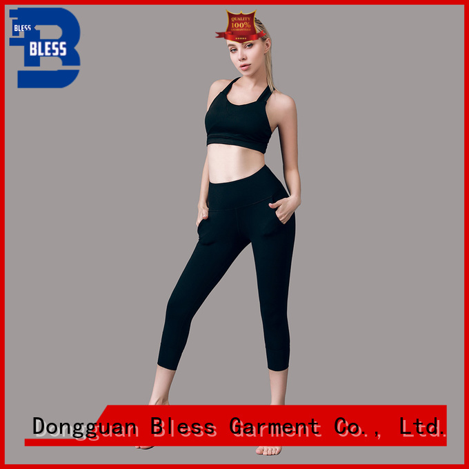 fashion gym clothes set customized for sport